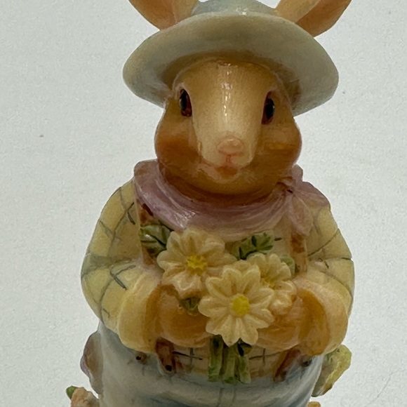 You g’s Small Mr. And Mrs. Rabbit Figurines Easter Decoration - Picture 9 of 16